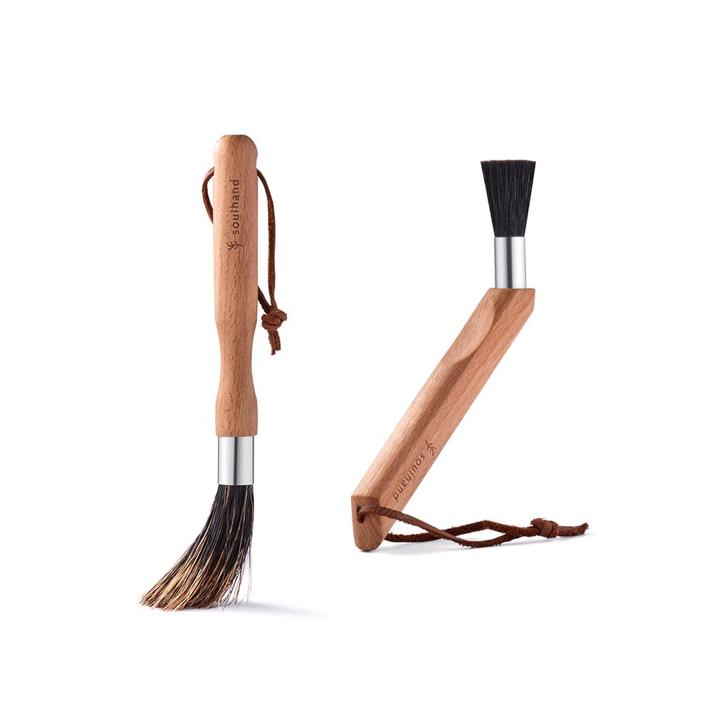 http://www.soulhandpro.com/cdn/shop/products/professional-coffee-brush-set-natural-beech-wood-accessories-soulhand-834765.jpg?v=1647424894